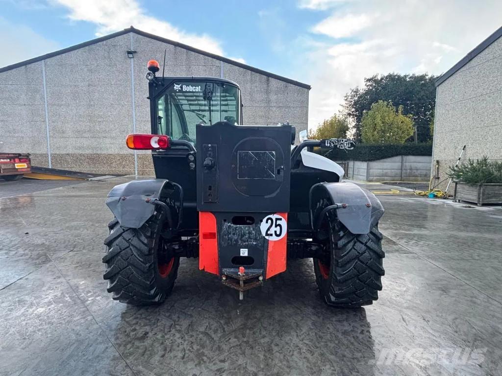 Bobcat TL360 Teleskopické nakladače pro zemědělství