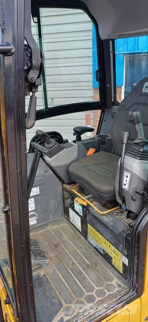 CAT 301.6 Mini rýpadla < 7t