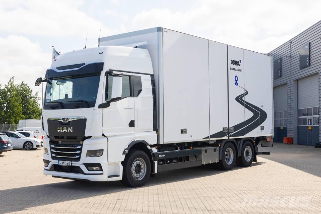 MAN TGX 26.520 6x2-4 Skříňová nástavba