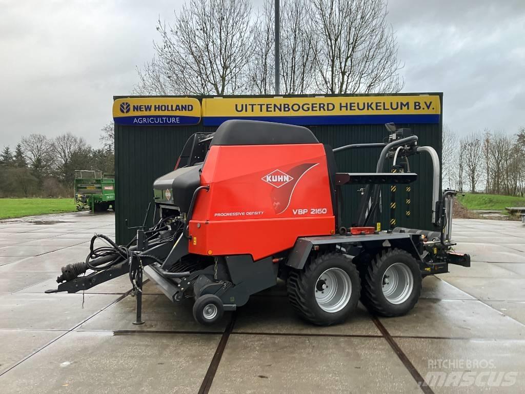 Kuhn VBP 2160 Lis na válcové balíky