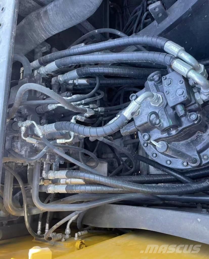 Volvo EC 240 Pásová rýpadla