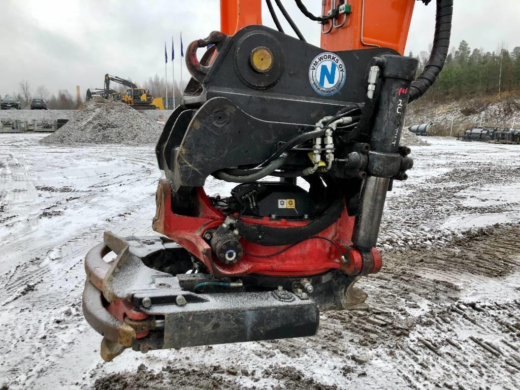 Hitachi ZX225USRLC-6 Pásová rýpadla
