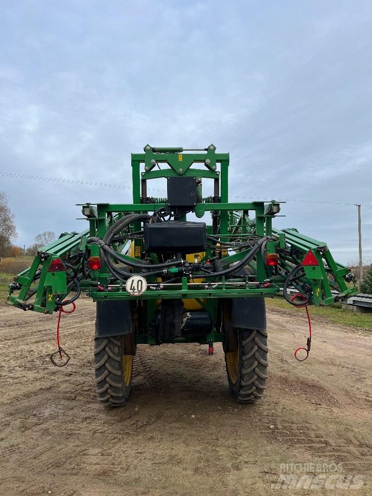 John Deere 740 Tažené postřikovače