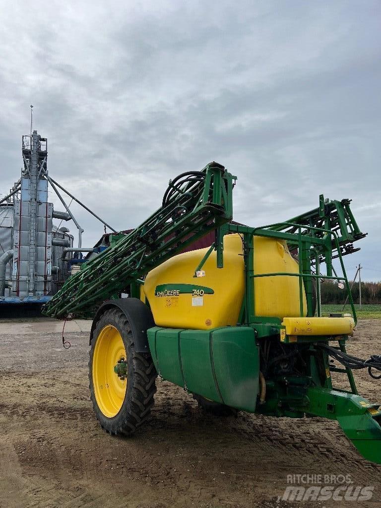 John Deere 740 Tažené postřikovače