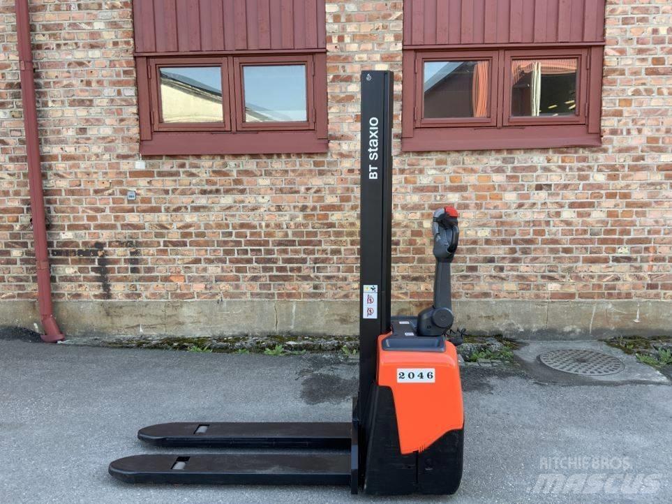 BT HWE 100 Ručně vedené vysokozdvižné vozíky