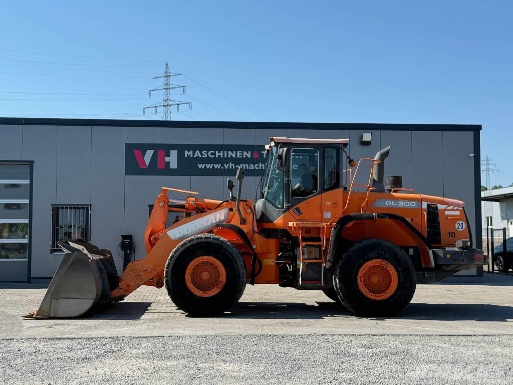 Doosan DL 300-3 Kolové nakladače