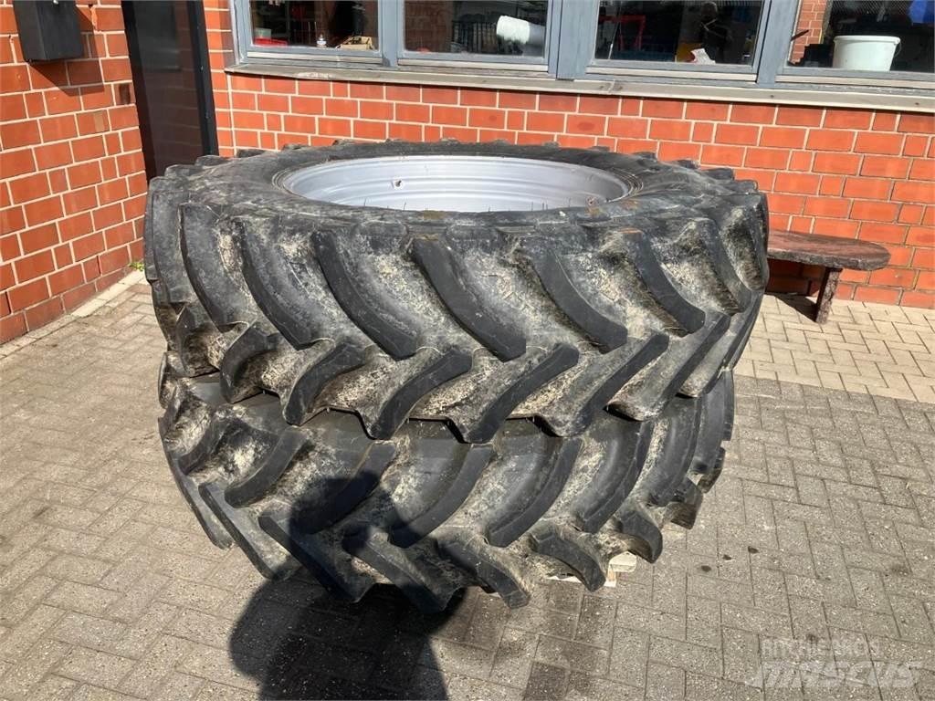 Petlas 520/85R42 Další