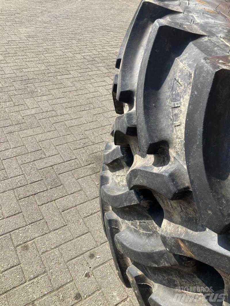 Petlas 520/85R42 Další