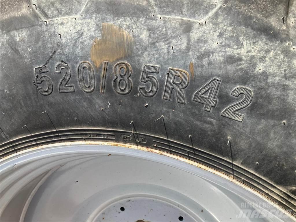 Petlas 520/85R42 Další