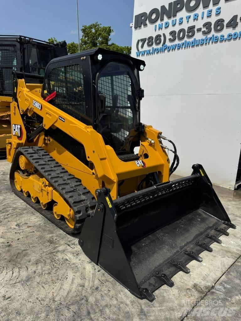 CAT 259D3 Smykem řízené nakladače