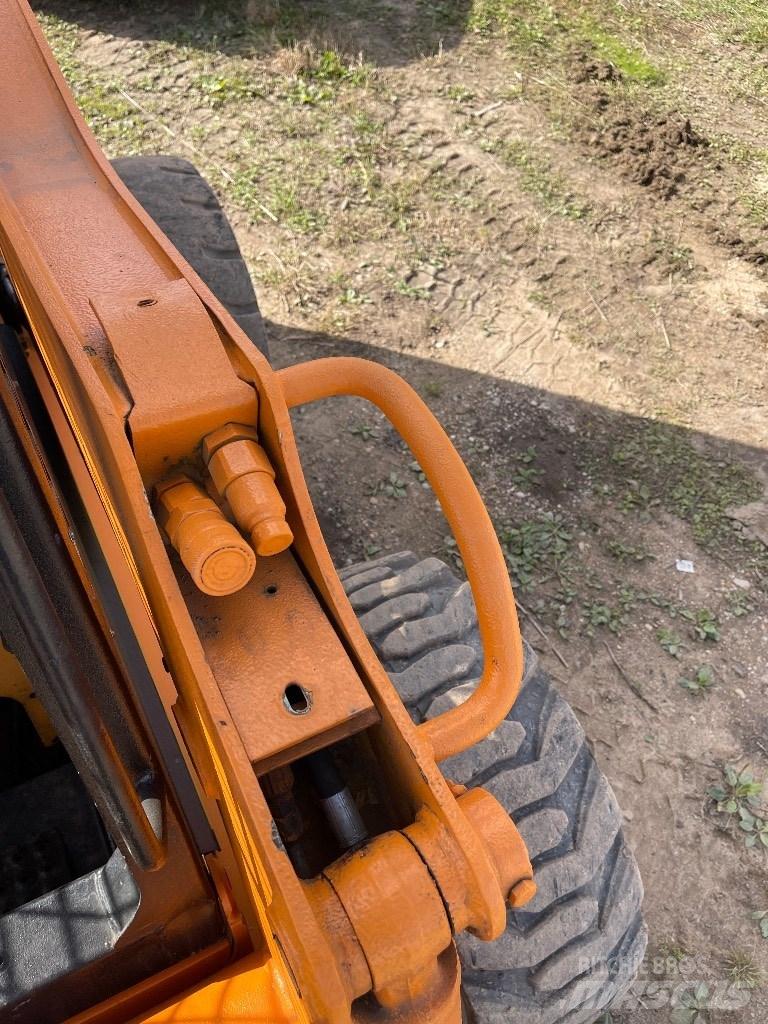 CASE 95 XT Smykem řízené nakladače