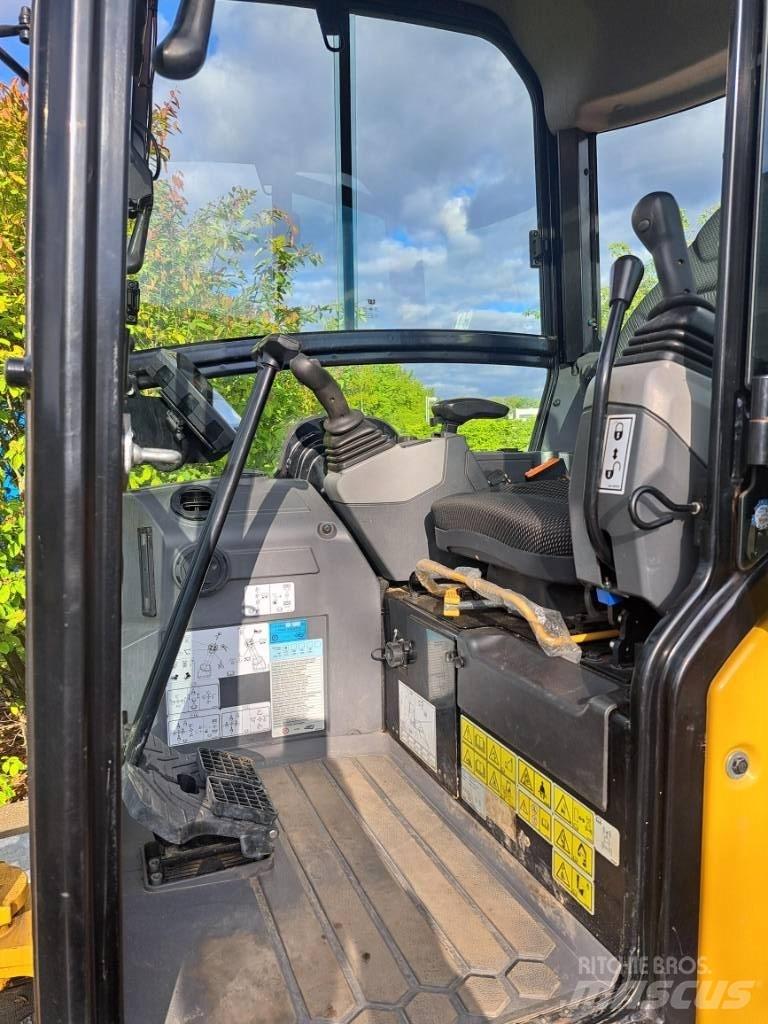 CAT 302cr Mini rýpadla < 7t