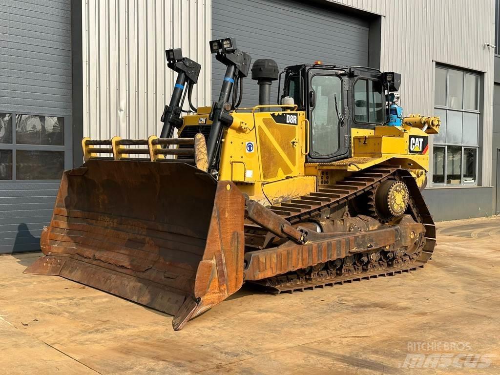 CAT D8R Pásové dozery