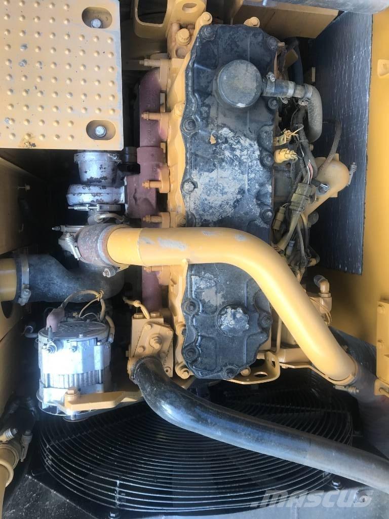 CAT 325 D L Pásová rýpadla