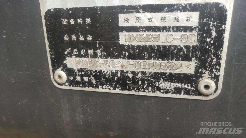 Doosan DX225LC-9C Pásová rýpadla