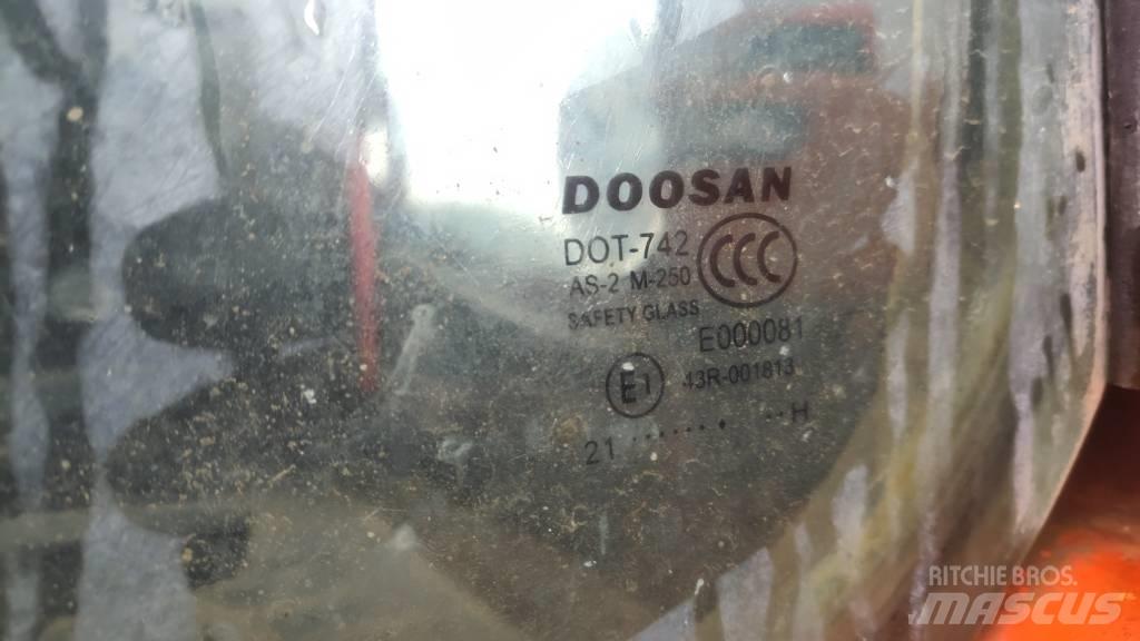 Doosan DX225LC-9C Pásová rýpadla