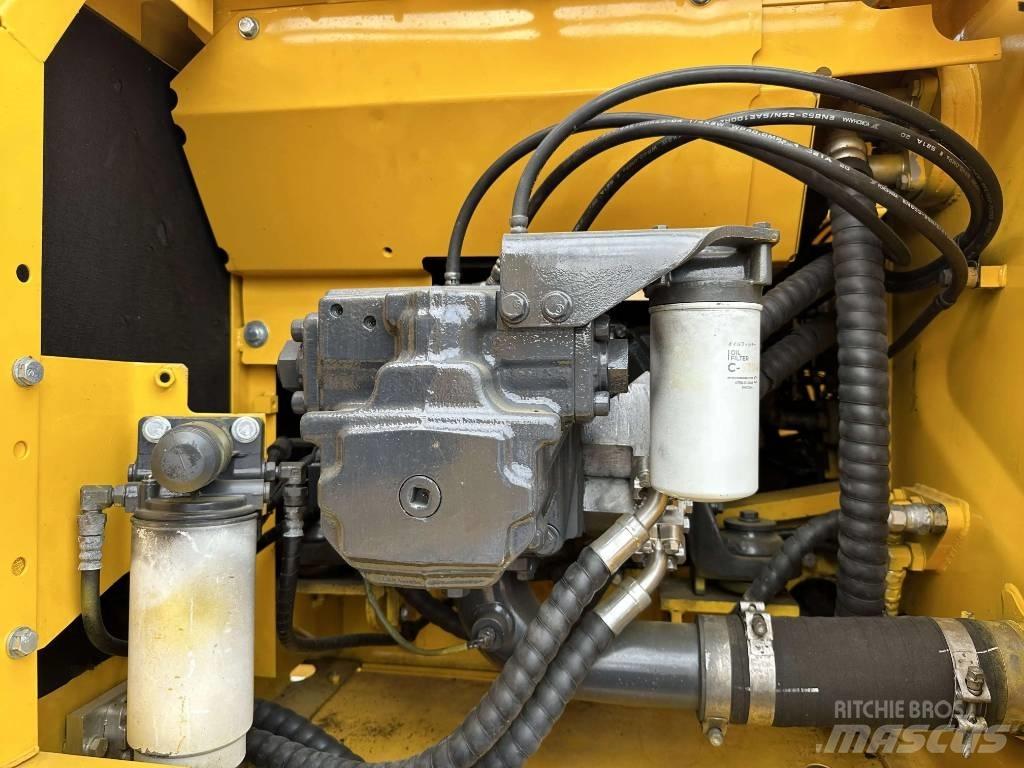 Komatsu PC200-8 Pásová rýpadla