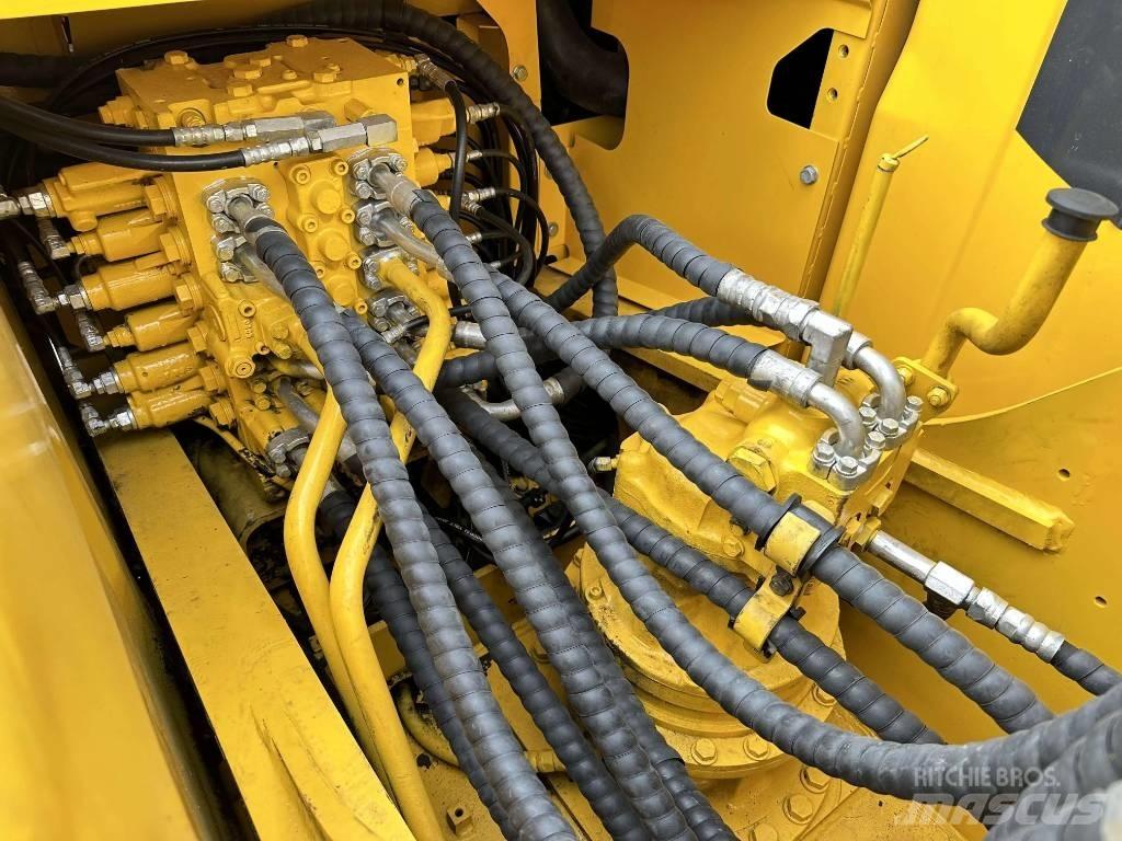 Komatsu PC200-8 Pásová rýpadla