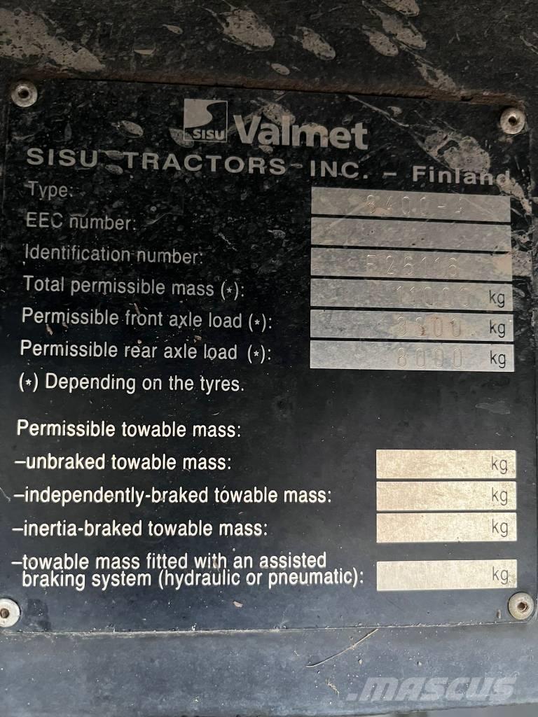 Sisu Valmet 8400 Traktory