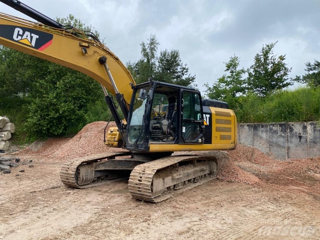 CAT 326 F L Pásová rýpadla