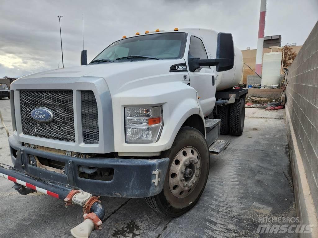 Ford F 650 Cisterny na vodu
