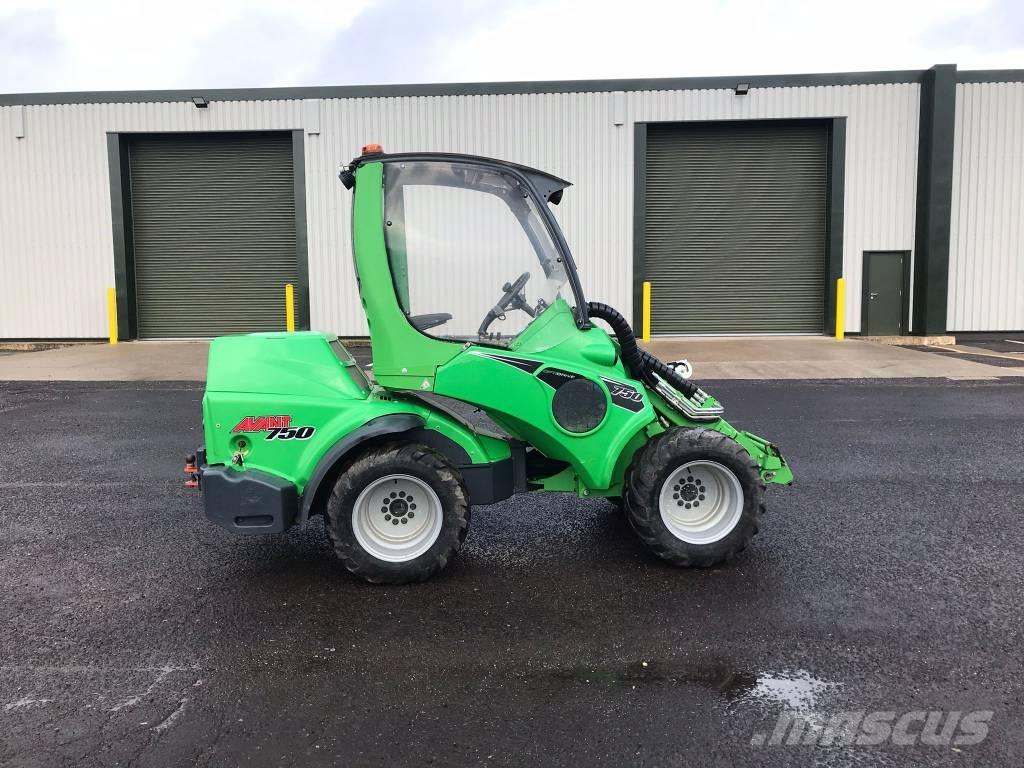 Avant 750 Víceúčelové nakladače