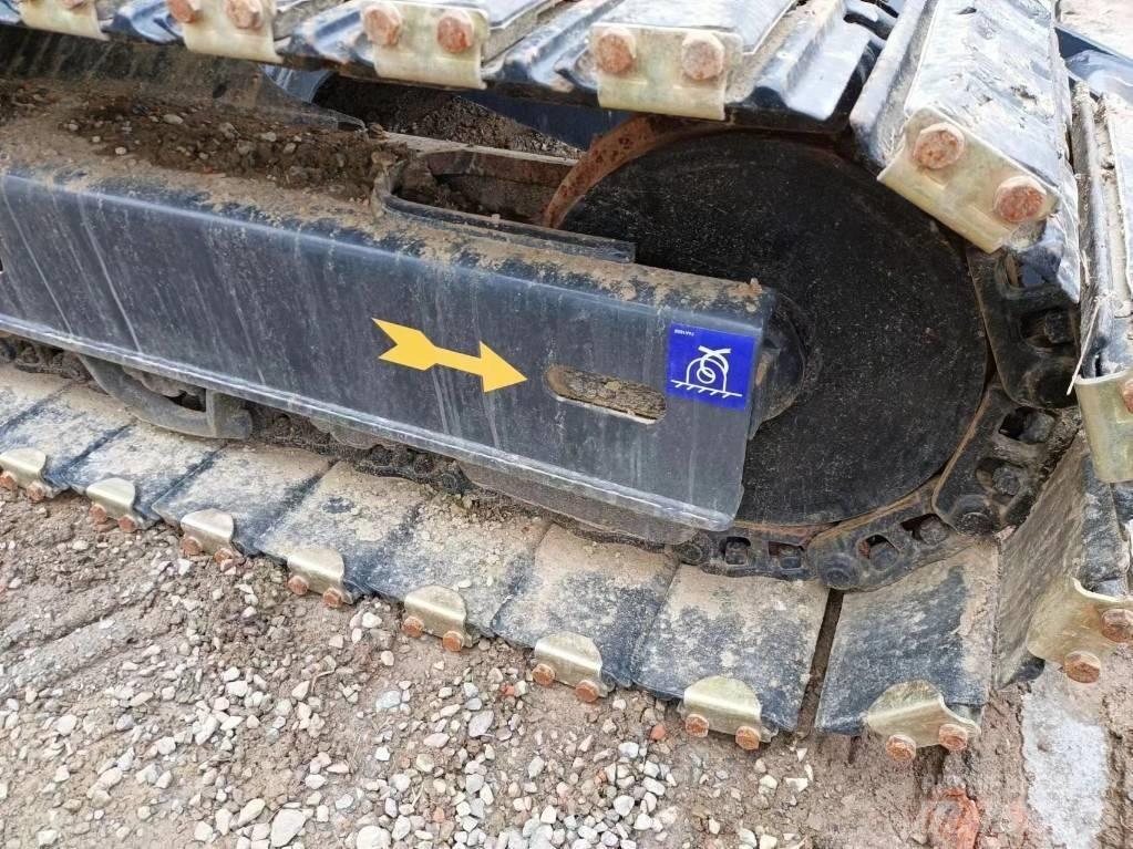 Komatsu PC 70-8 Pásová rýpadla