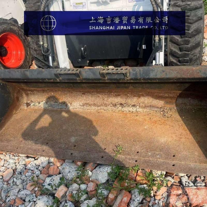 Bobcat S 590 Smykem řízené nakladače