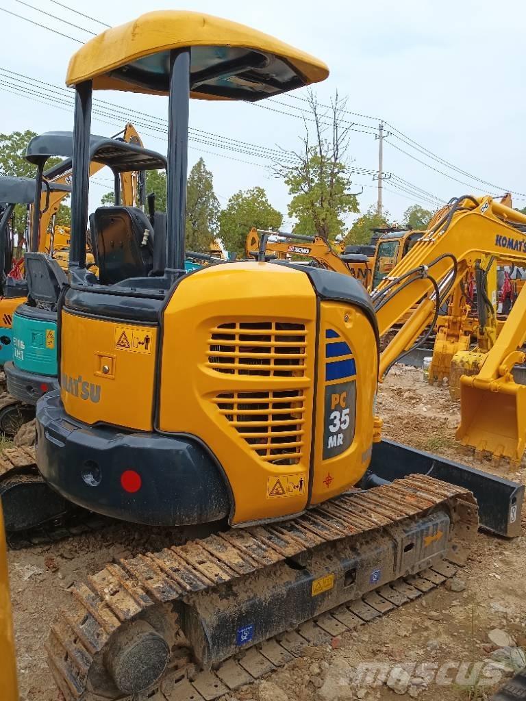 Komatsu PC 35 Pásová rýpadla