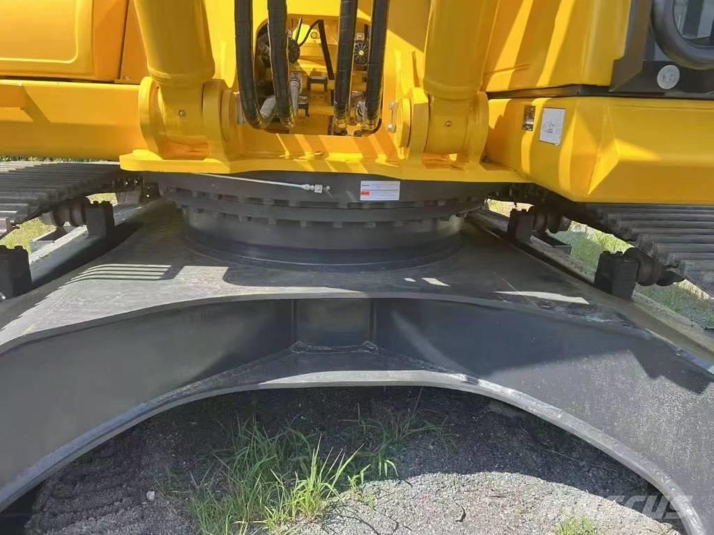 Komatsu 300-7 Pásová rýpadla