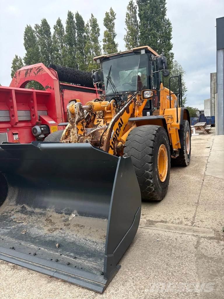 Hyundai HL960 Kolové nakladače