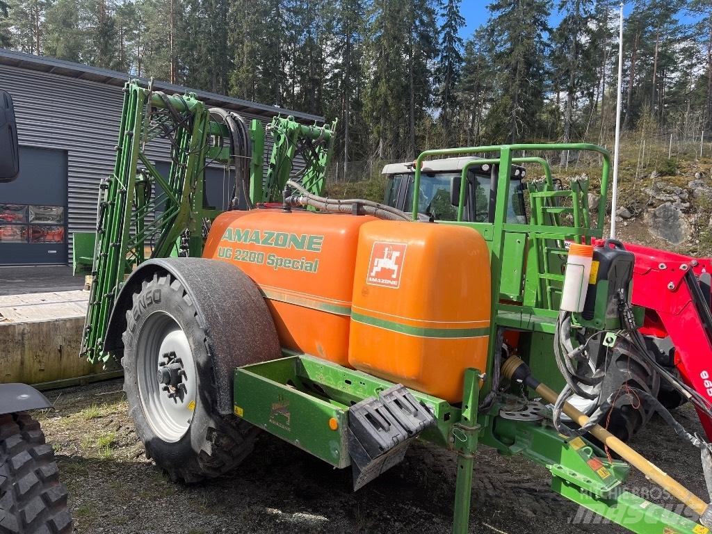 Amazone UG 2200 Tažené postřikovače