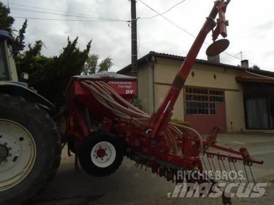 Kverneland DV6 DV6 Mechanické secí stroje