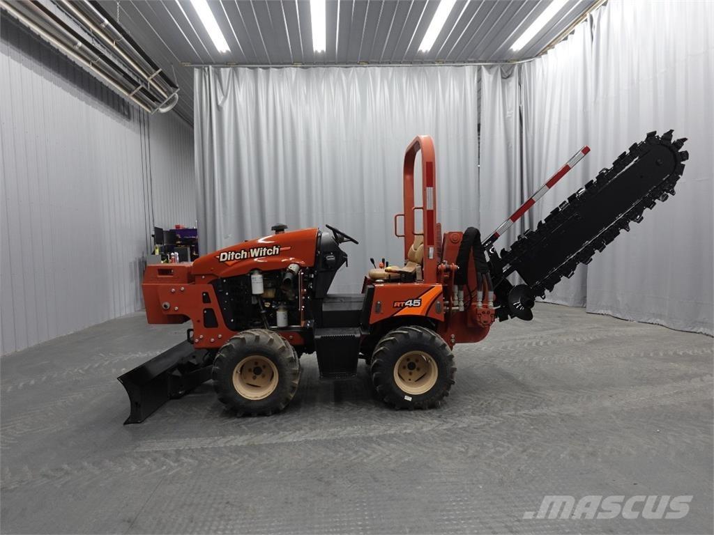 Ditch Witch rt45 Rýhovače