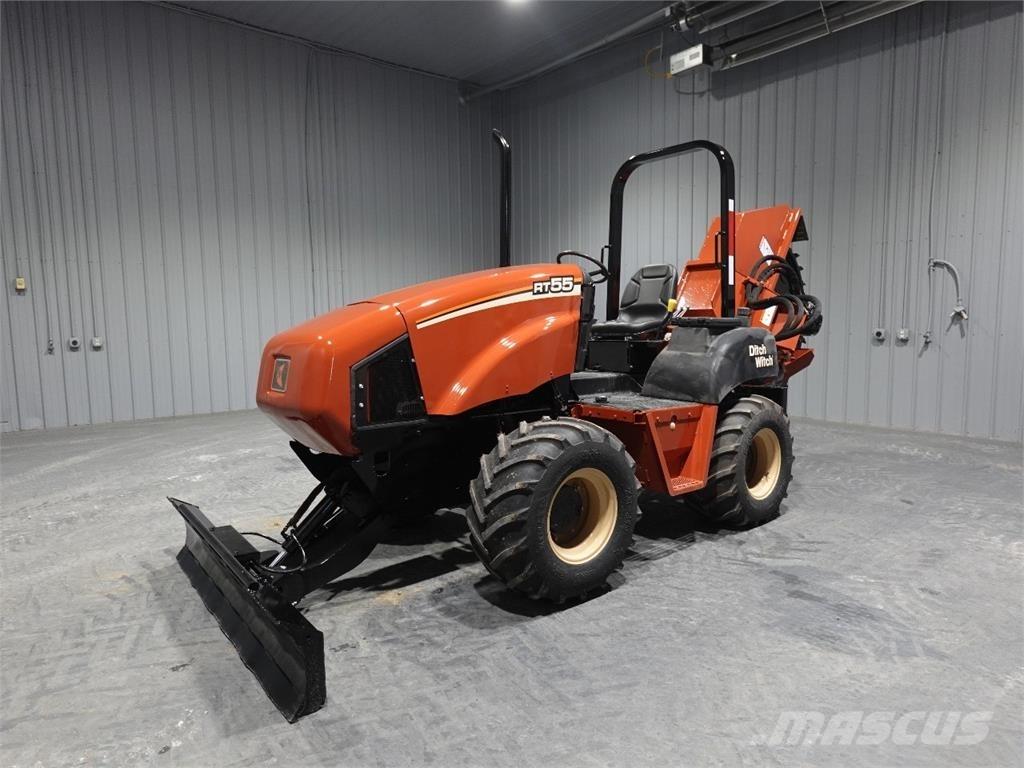 Ditch Witch RT55 Pily na beton a kámen