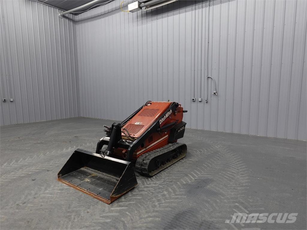 Ditch Witch SK500 Smykem řízené nakladače