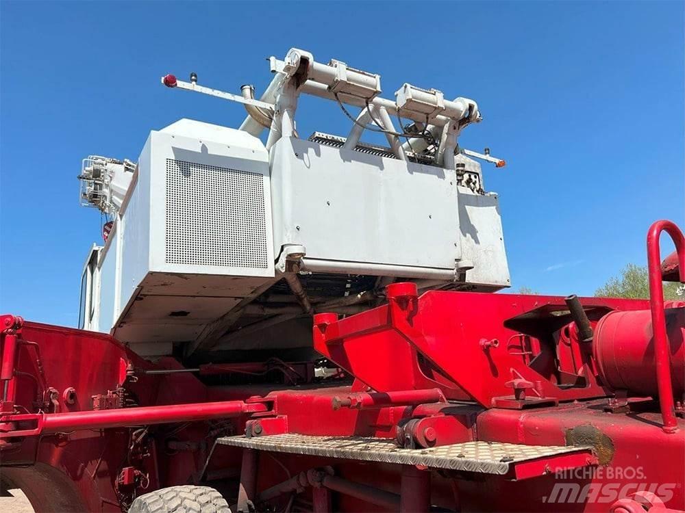 Demag AC 1200 Univerzální terénní jeřáby