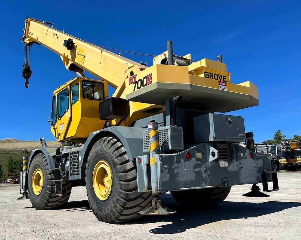 Grove 750E Jeřáby pro těžký terén