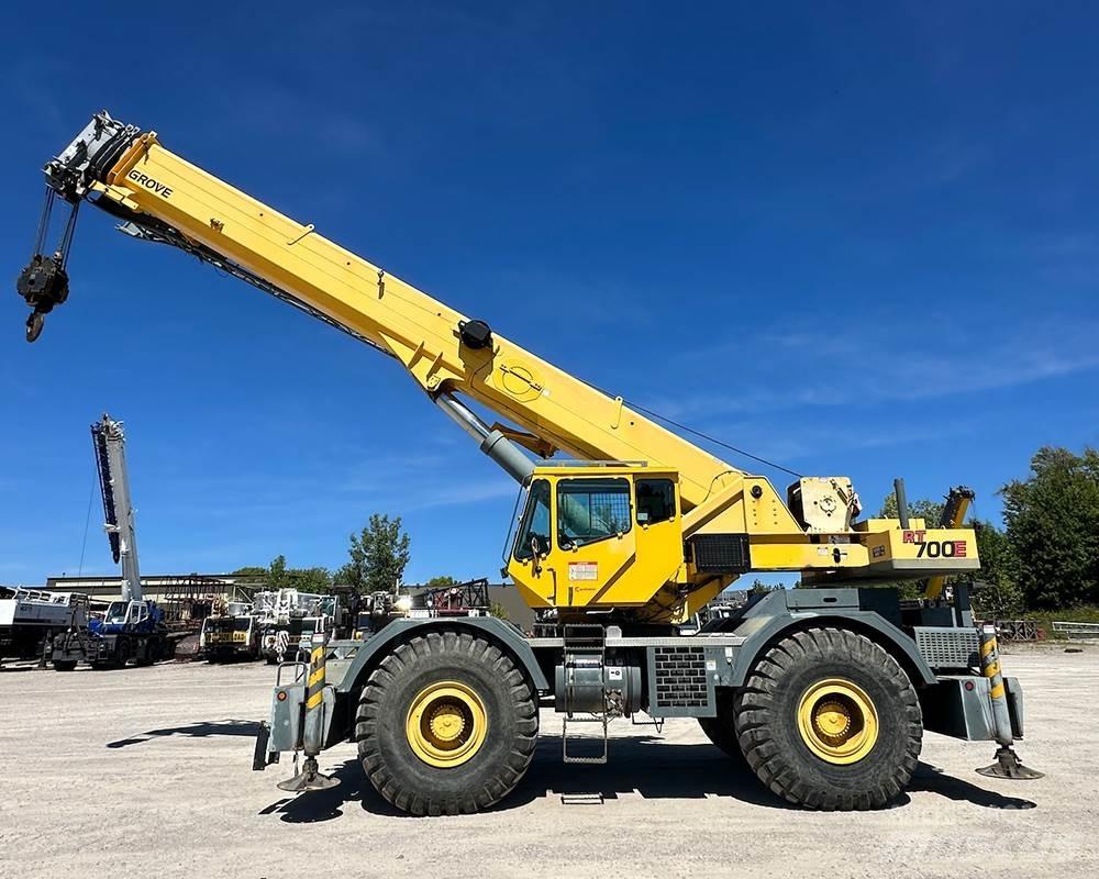 Grove 750E Jeřáby pro těžký terén
