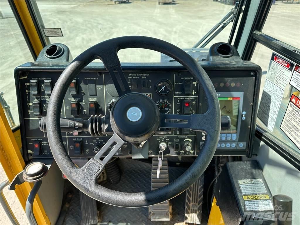 Grove 750E Jeřáby pro těžký terén