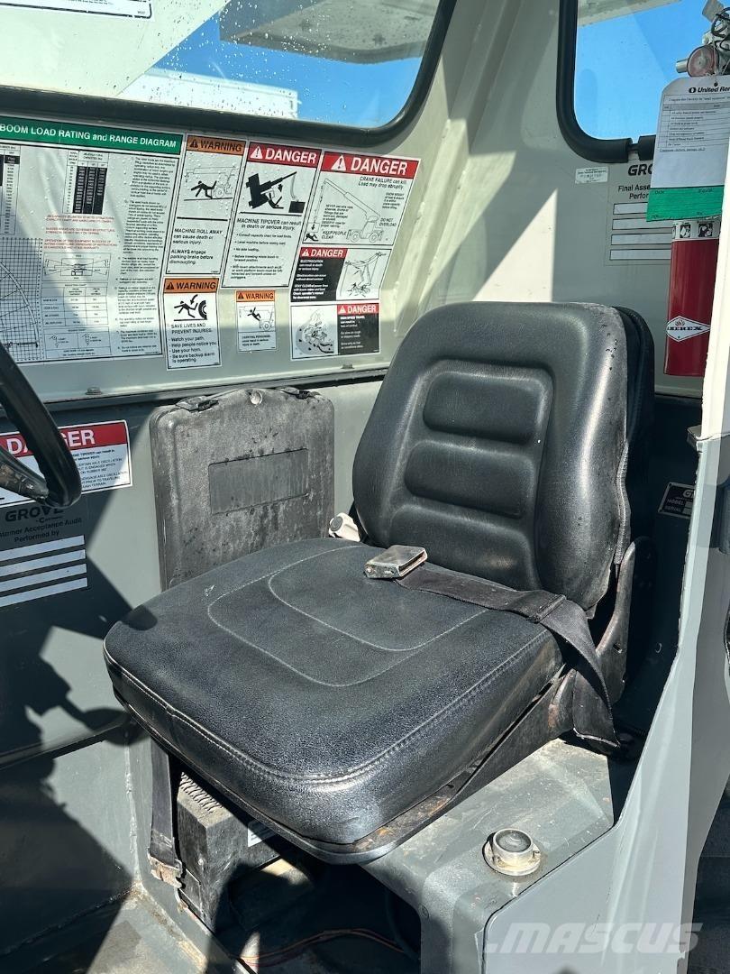 Grove YB5515 Jeřáby pro těžký terén