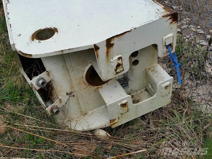 Terex  Výložníky a lžíce