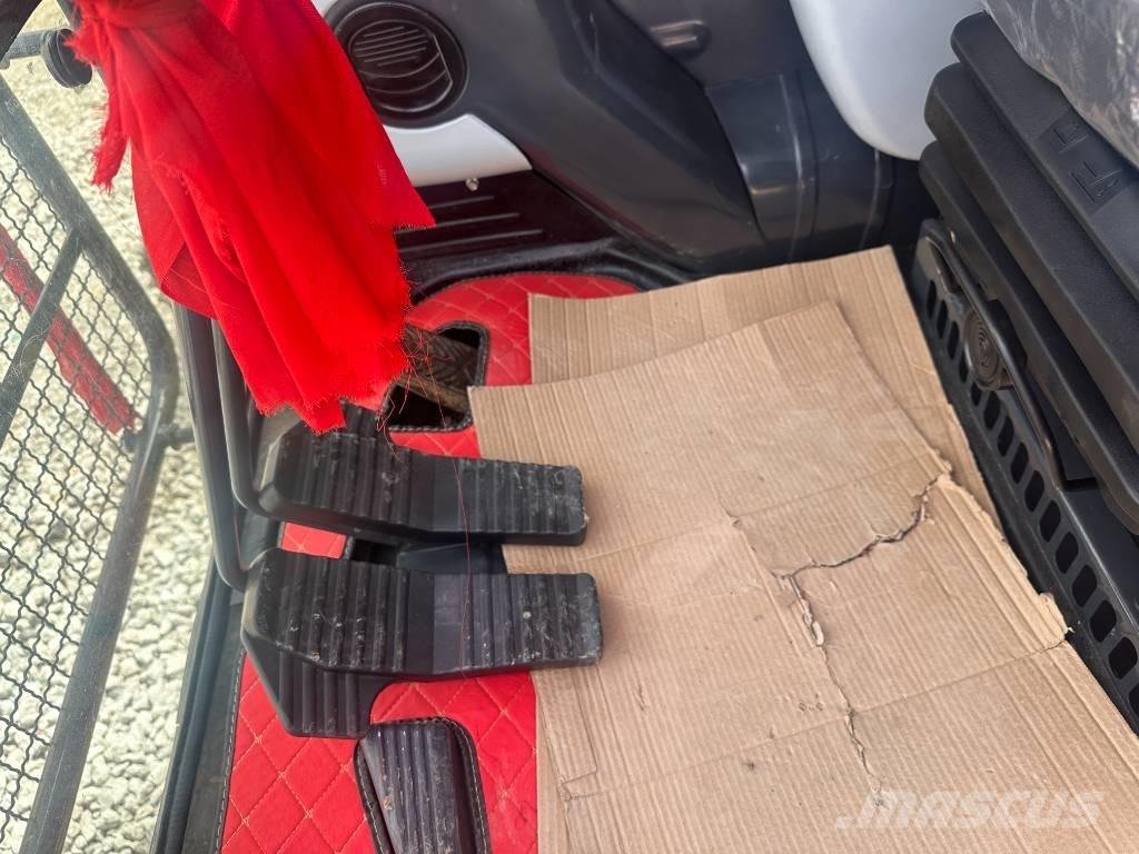 Komatsu PC 240 Pásová rýpadla