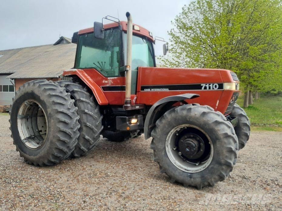 Case IH Magnum 7110 Traktory