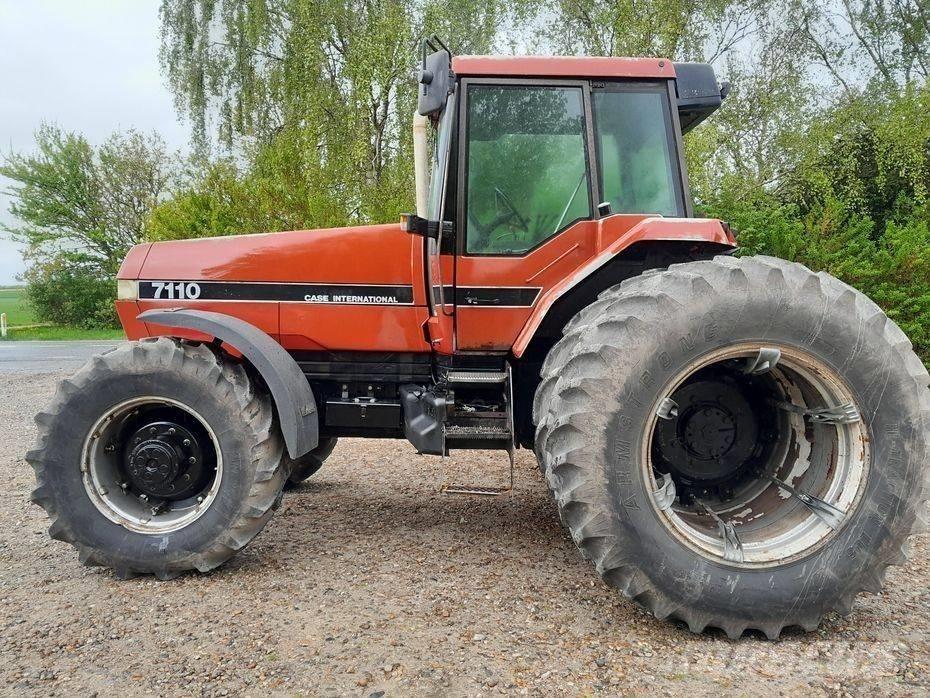 Case IH Magnum 7110 Traktory