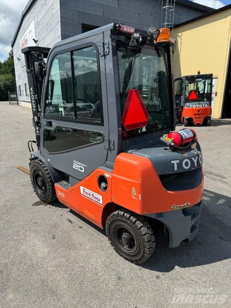 Toyota 06-8FD20F Dieselové vozíky