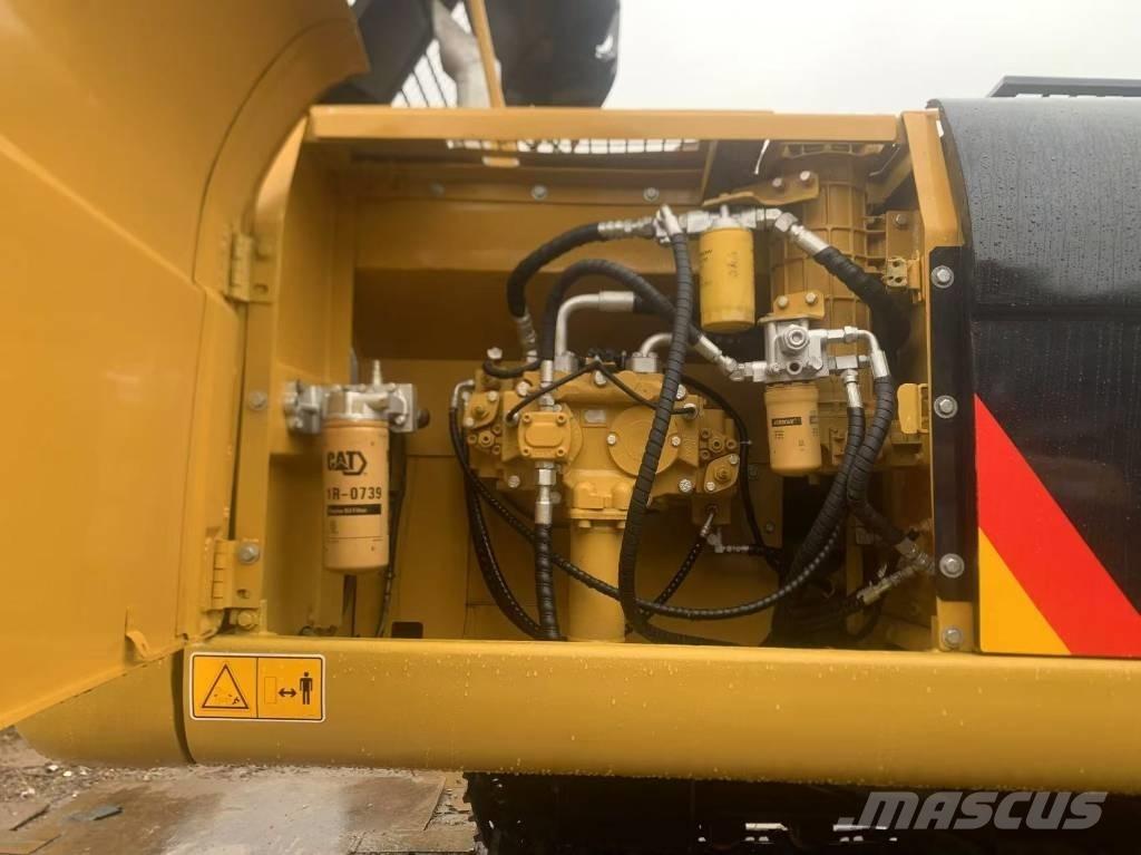 CAT 329 D Pásová rýpadla