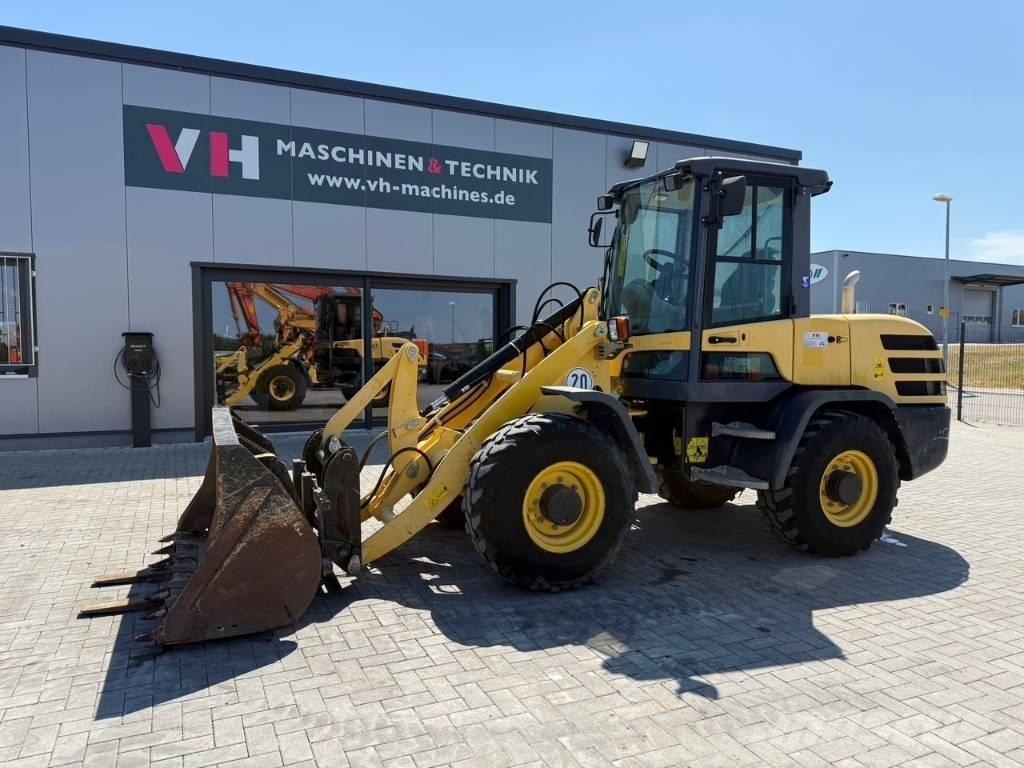 Yanmar V 80 Kolové nakladače