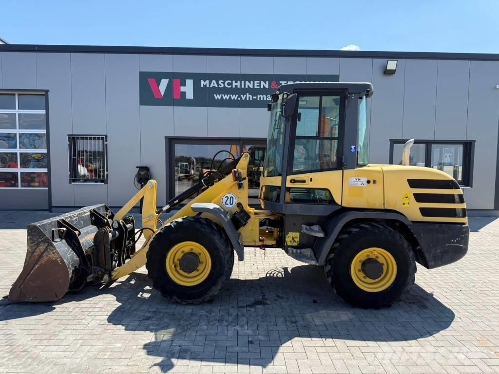 Yanmar V 80 Kolové nakladače
