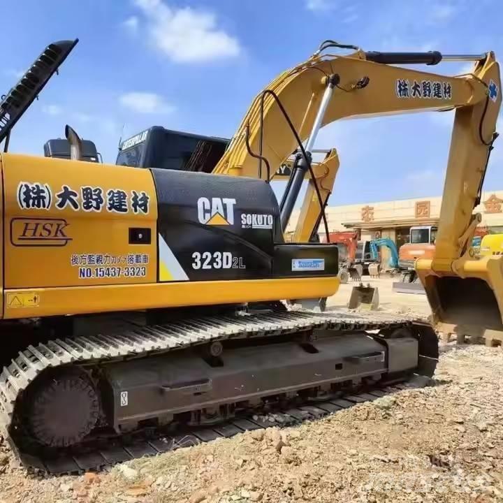 CAT CAT323D2L Pásová rýpadla